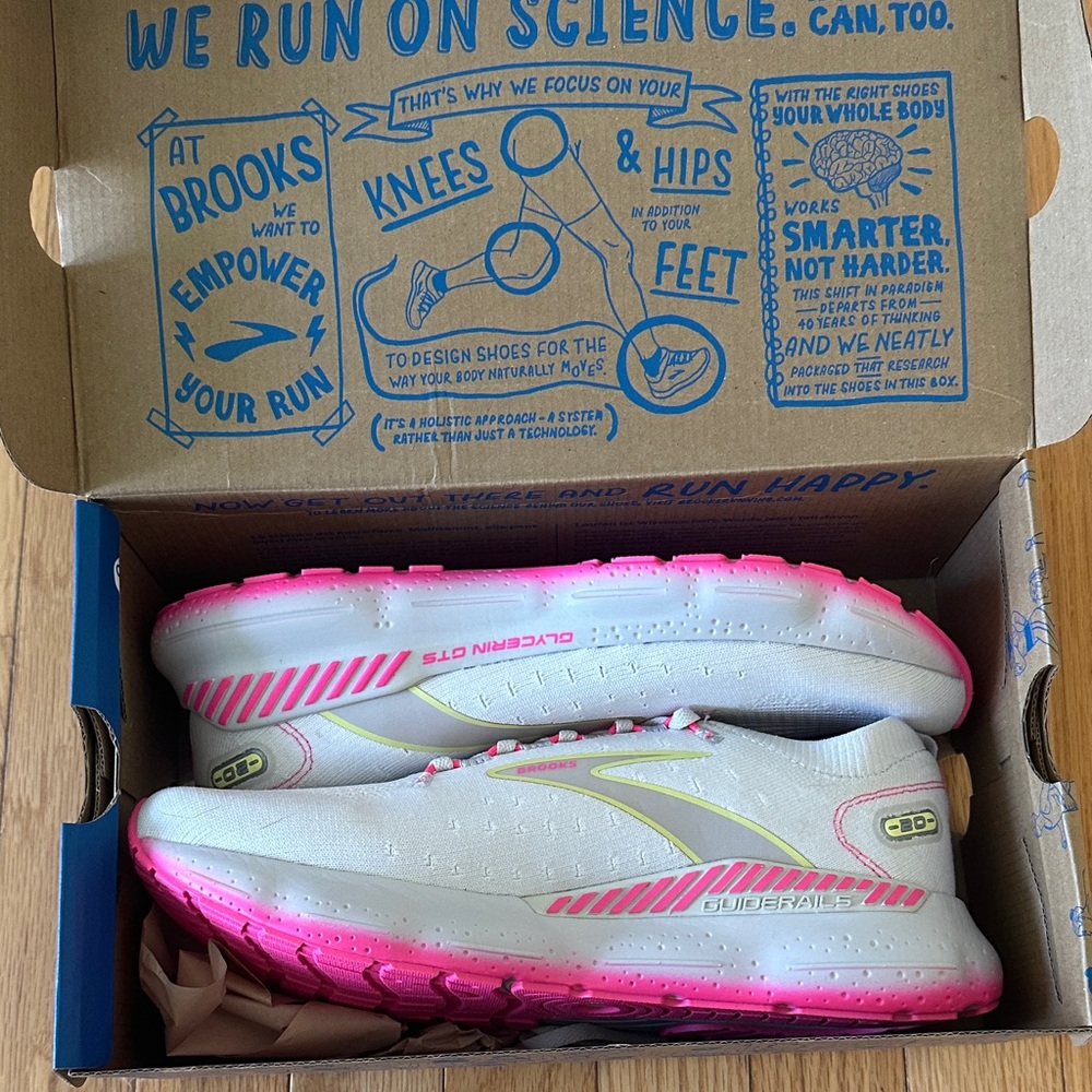 Brooks StealthFit GTS 20 White and Pink Running Shoes